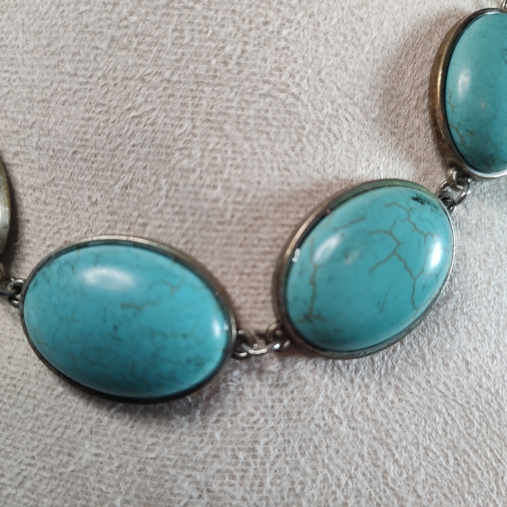 faux howlite necklace - Picture 2 of 2